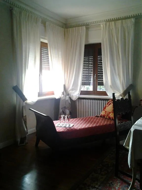 Bed & Breakfast Villa Ai Cedri Bed And Breakfast Sommacampagna